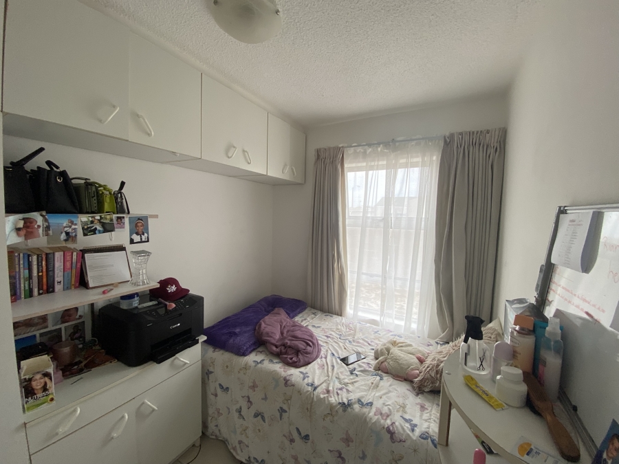 To Let 2 Bedroom Property for Rent in Muizenberg Western Cape